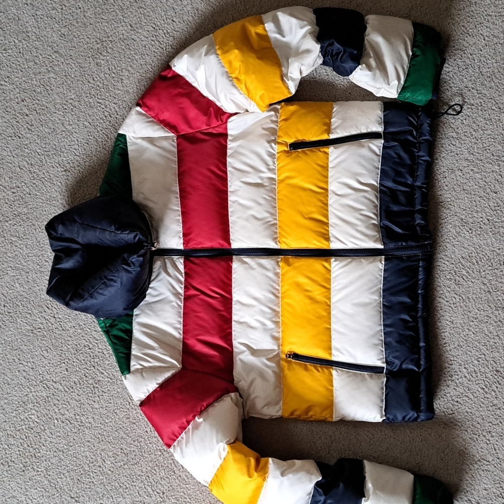 BARBIE x HBC Women's Reversible Puffer Jacket - Picture 6 of 8